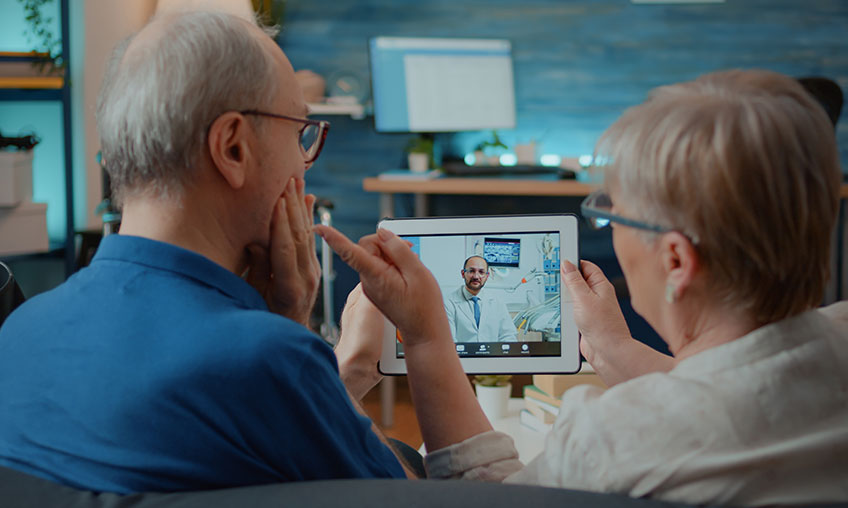 senior adults using teledentistry for dental care